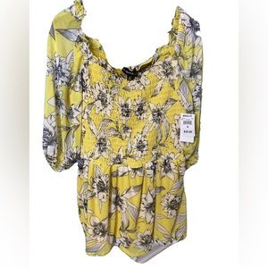 harper 241  women’s Blouse yellow Floral Size Medium Half Sleeve. 23L X 14W